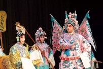 岳峰：为京剧坚守让梦想绽放